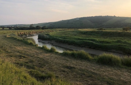 Litlington Cabaña | Traditional cottage retreat in Cuckmere Valley with large garden