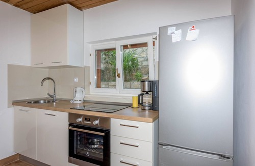 Seget Vranjica Villa | Casa de vacaciones tradicional dálmata con piscina climatizada