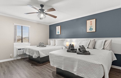 Carolina Beach Hotel | Traditional Double Queen Room Hotel- 2 Pools, Near Beach/Boardwalk, No Pets