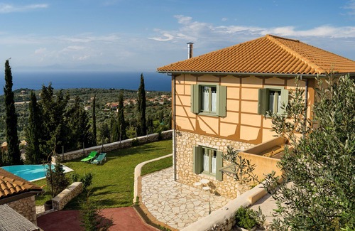 Tsoukaladhes Villa | Tradicional casa ecológica con piscina privada y vista al mar
