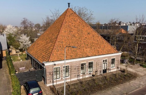 Landsmeer Cama Y Desayuno | Traditional family apartment with garden at countryside Amsterdam