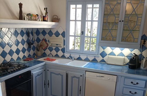 Callas Casa | Traditional Family Villa A/C, 3 bedrooms, sleeps 6, easy walk to the village