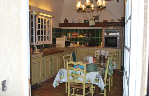 La Colle-sur-Loup Casa | Traditional Provencal farmhouse in the heart of nature