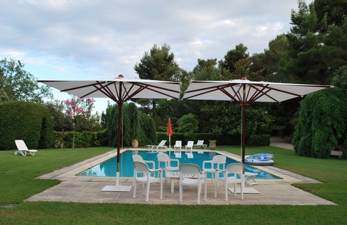La Colle-sur-Loup Casa | Traditional Provencal farmhouse in the heart of nature