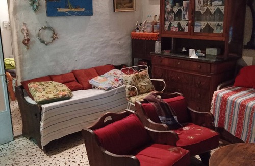 Thermi Casa | Traditional Greek island house