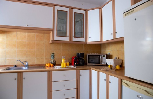 Santorini Casa | Traditional House fully-equipped with private yard, at the heart of the village.