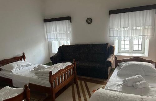 Gjirokaster Apartamento | Traditional House & Rooms Shapllo