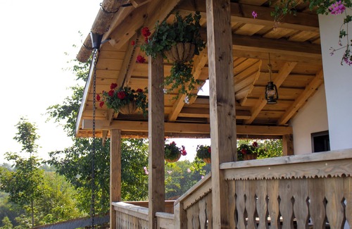 Bran Casa | Traditional House with hot tub and sauna in Bran - Casa de la Nuci