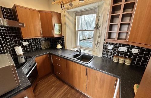 Inveraray Casa | Traditional Inveraray Cottage - Amazing Loch Views