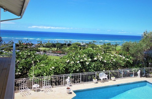Waialae Iki Ridge Casa | Traditional Island Style Home with Amazing Ocean View and Private Pool