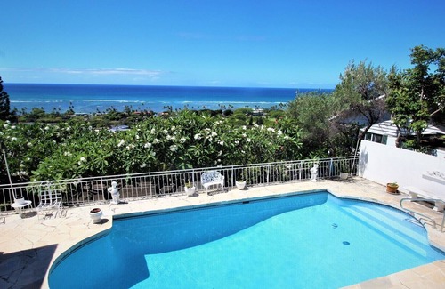 Waialae Iki Ridge Casa | Traditional Island Style Home with Amazing Ocean View and Private Pool