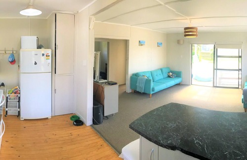 Whangamata Casa | Kiwi Bach tradicional recientemente renovado para 10 personas