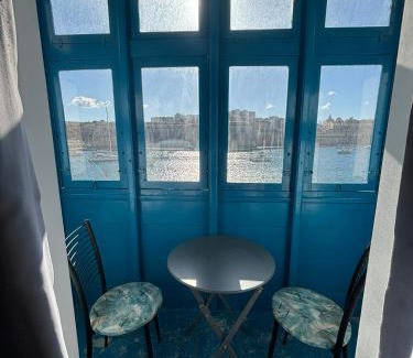 Kalkara Apartamento | Traditional Maltese Sea View Apartment