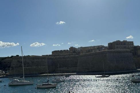 Kalkara Apartamento | Traditional Maltese Sea View Apartment