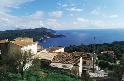 Lakones Apartamento | Traditional Panoramic Sea View House