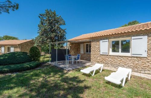 La Roque-sur-Pernes Casa | Traditional stone cottage in Provence