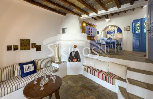 Alopronia Casa | Traditional Seafront Family House