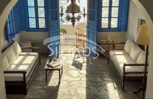 Alopronia Casa | Traditional Seafront Family House