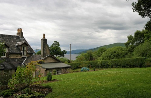 Cairndow Cabaña | Casa de campo tradicional de Springburn, Loch Fyne 50 m, capacidad para 5 personas
