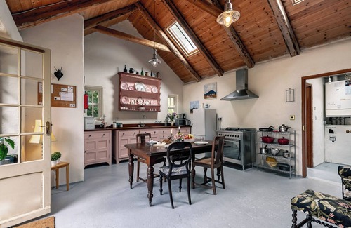 Templenoe Cabaña | Traditional style thatched cottage in Kenmare