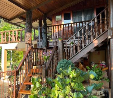 Rayong Casa | Traditional Thai house บ้านเรือนไทย ใกล้หาดระยอง