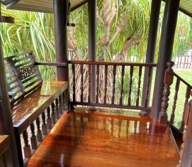 Rayong Casa | Traditional Thai house บ้านเรือนไทย ใกล้หาดระยอง