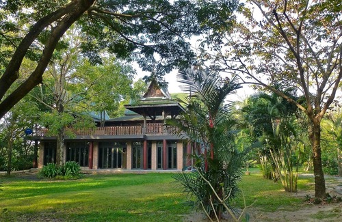 Lat Krabang Villa | Traditional Thai Wood House based Modern Villa Resort w/ Garden