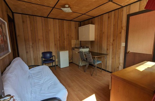 Wasaga Beach Cabaña | Traditional Tiny Wood Cottage #5 Camping style Cottages 5 minutes to the beach!