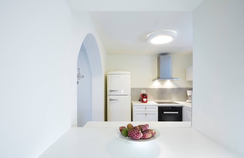 Kamari Villa | Villa tradicional con piscina climatizada privada