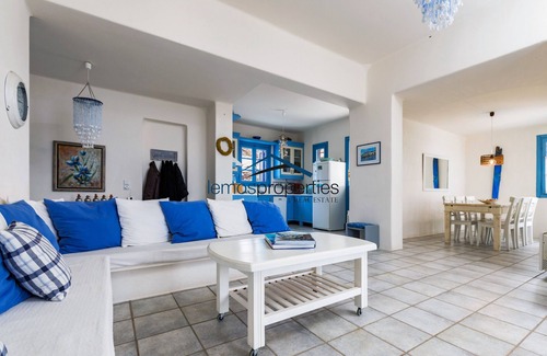 Kea Villa | Villa tradicional con vistas al mar y una piscina, ideal para familias numerosas