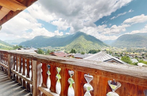 Essert-Romand Chalet De Esquí | Chalet Gueret - sleeps 14, summer pool, sauna, catering/transfers as required