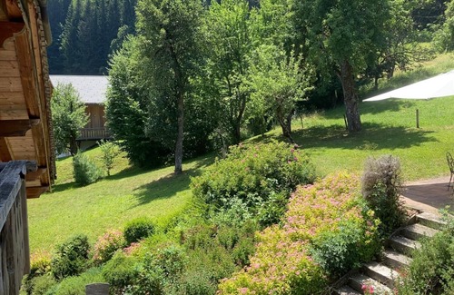 Essert-Romand Chalet De Esquí | Chalet Gueret - sleeps 14, summer pool, sauna, catering/transfers as required