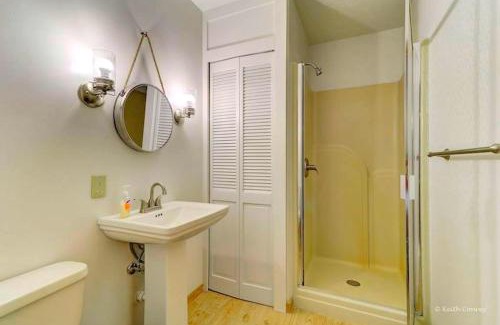 Canadensis Casa | Traditional Wooden Cabin Rental in the Poconos, Pennsylvania