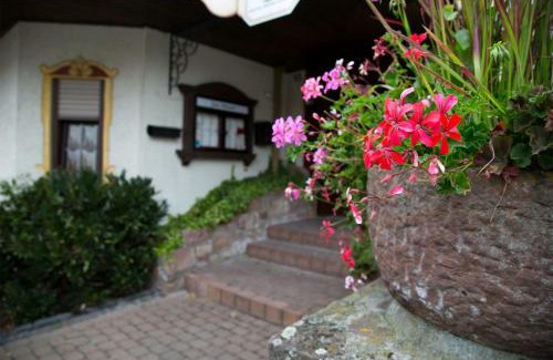 Bimbach Casa | Traditionsgasthof Zum Luedertal