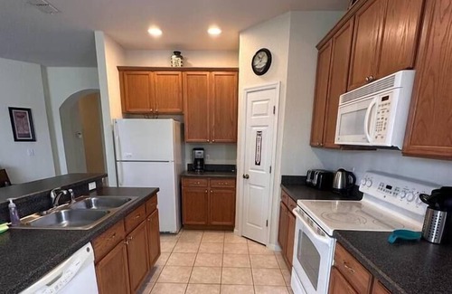 Trafalgar Village Condominio | Trafalgar Village 4 bed / 3 bath pool & spa