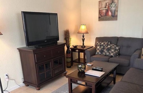 Trafalgar Village Condominio | Trafalgar Village 4 bed / 3 bath pool & spa