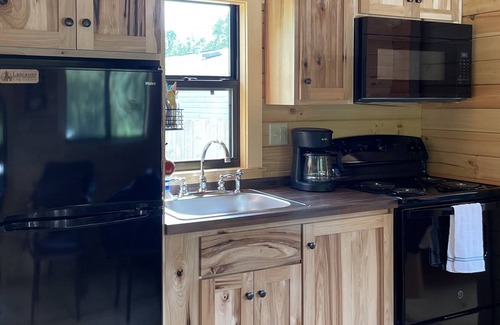Ashley Oaks Cabina | Trail 22 lodge. Direct access to Windrock Trail.