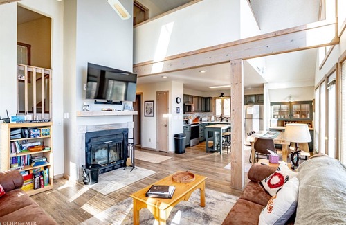 Davis Casa | Trail Magic - 57 Mountain Laurel Lane