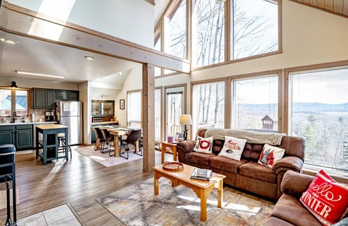 Davis Casa | Trail Magic - 57 Mountain Laurel Lane