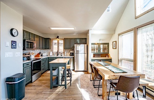 Davis Casa | Trail Magic - 57 Mountain Laurel Lane