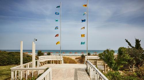 Wrightsville Beach Hotel | Trailborn Surf & Sound, Outdoor Collection by Marriott Bonvoy