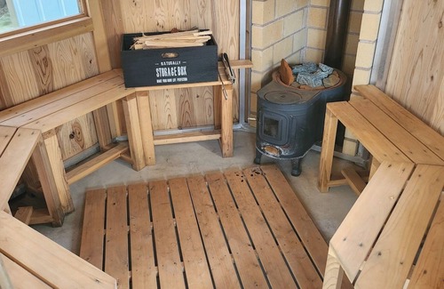 Shikokuchuo Alquiler De RV | Trailer house with camping space wood stove sau / Shikokuchuo City Ehime