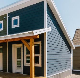 Nordegg Casa | Trailhead Tuck-inn