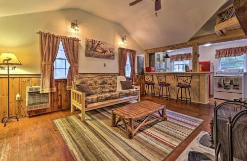 Greentown Casa | Trails and Creek On-Site Tranquil Greentown Cabin