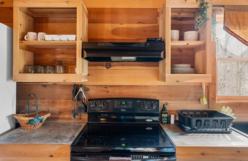 Franklin Cabina | TRAILS & TRANQUILITY - Cozy Cabin on 30 Acres