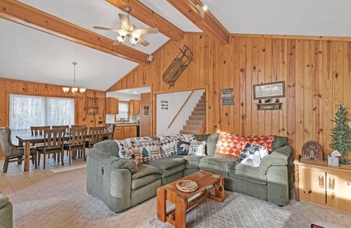 Champion Casa | Trailside Chalet featuring Wrap Around Deck & Private Hot Tub just outside of 7 Springs Resort