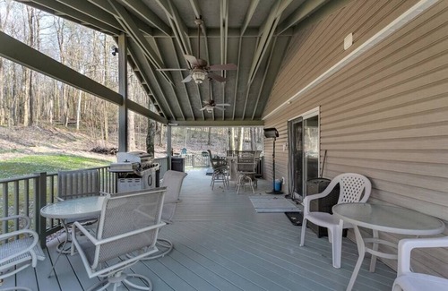 Champion Casa | Trailside Chalet featuring Wrap Around Deck & Private Hot Tub just outside of 7 Springs Resort