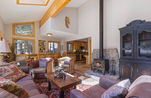 Alpine Meadows Casa | Trailside in Alpine by Tahoe Getaways - Pet-Friendly 6BR w/ Hot Tub & Shuttle