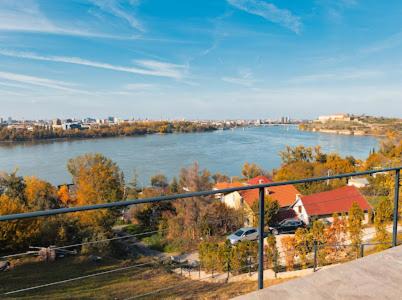 Petrovaradin Chalet De Esquí | Tramonto