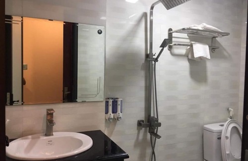 Quan Hoa Hotel | Trang Anh Hostel HN - by BAY LUXURY